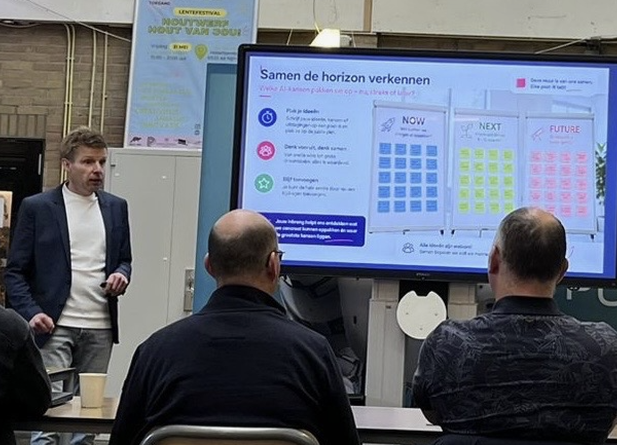 Studenten en ondernemers bij OndernemersLab Nijmegen